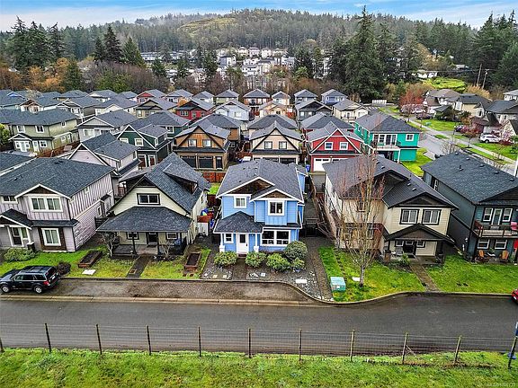 3rd image of 3389 Piper Rd