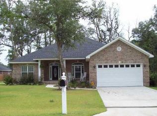 38 Paradise Ln, Midway, GA 31320