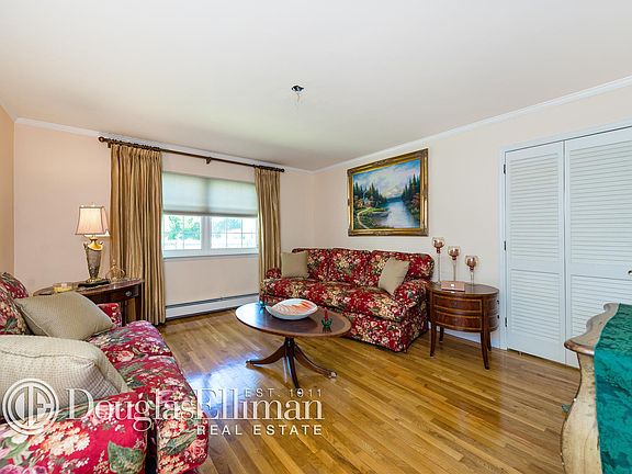 4th image of 34 Oak Ln