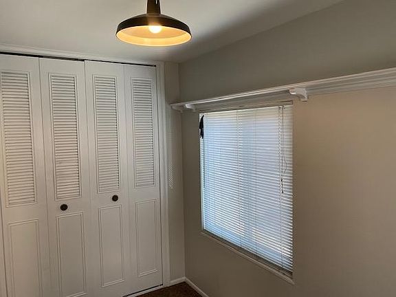4th image of 2423 N Maroa Ave