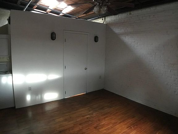 5th image of 1850 N Hope St APT 21