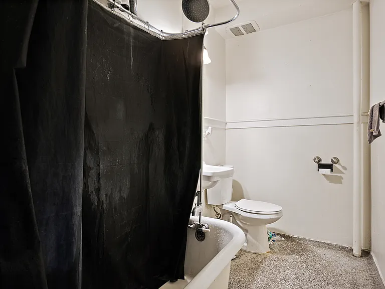 304 Bell St #33C — Photo 9