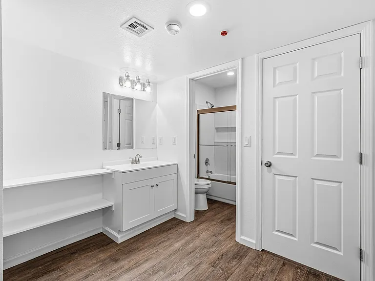 Oakbrook Apartments — Photo 56
