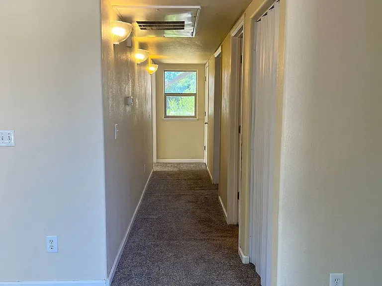 621 Elko Ave — Photo 8