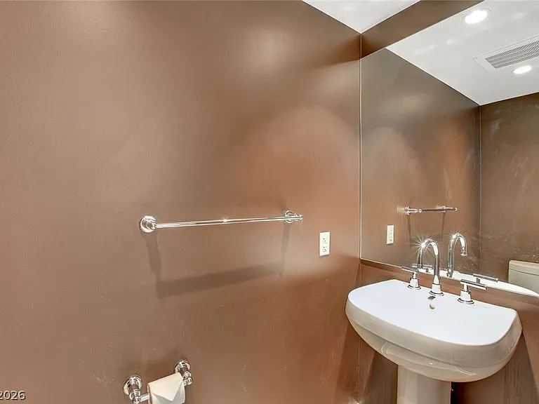 222 Karen Ave #1705 — Photo 13