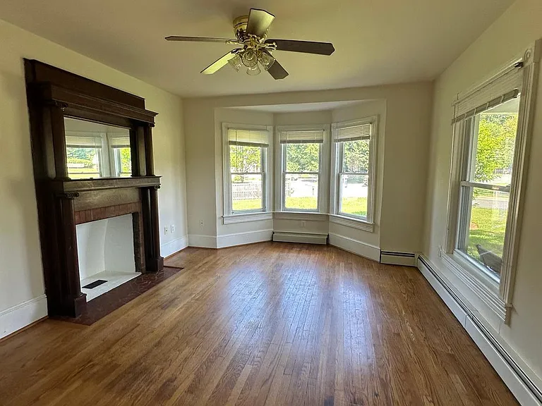 6501 Glenbard Ct — Photo 10