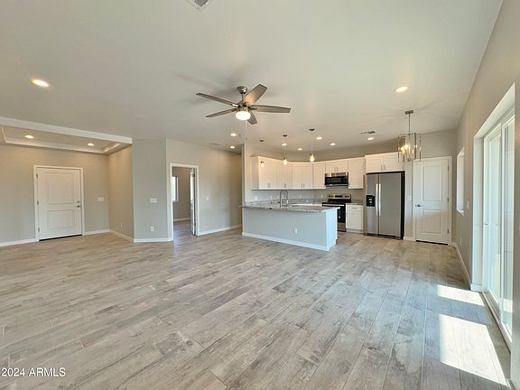 5th image of 3935 N JUNIPER Drive