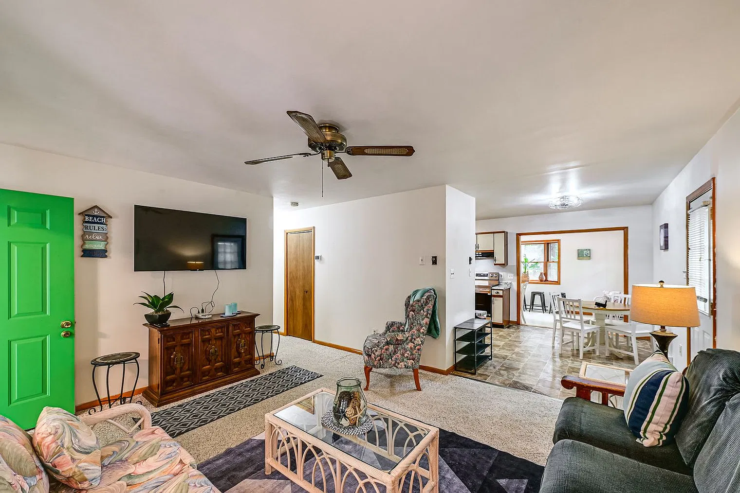 3 bed, 1.0 bath, 1367 sqft, $3,290 — Photo 1