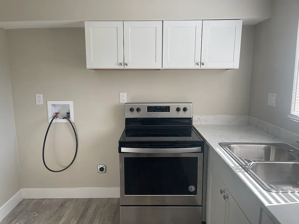 319 E Odell Ln #3B