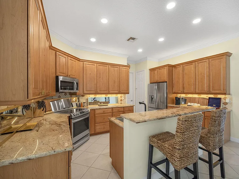 8901 Champions Way — Photo 8