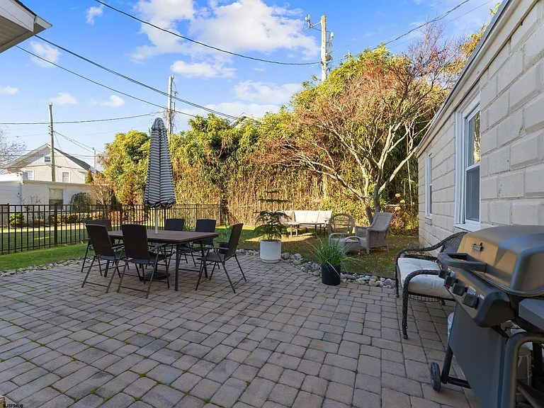 7407 Ventnor Ave — Photo 45