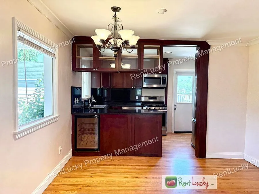 Fantastic 3 Bedroom Home in Magnolia with Large Family Room and Great Balcony! — Photo 4