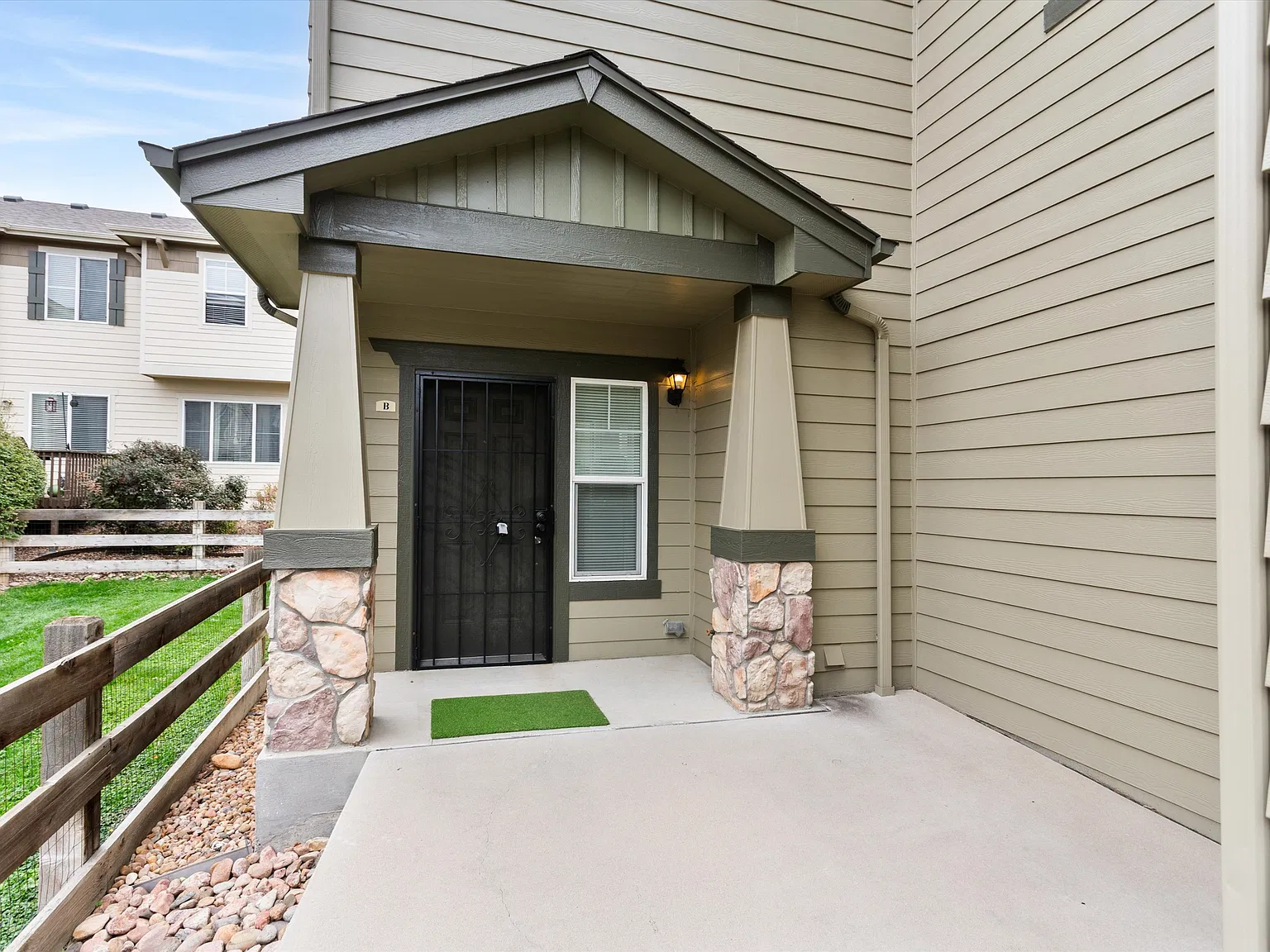 12944 Grant Cir W - B — Photo 3