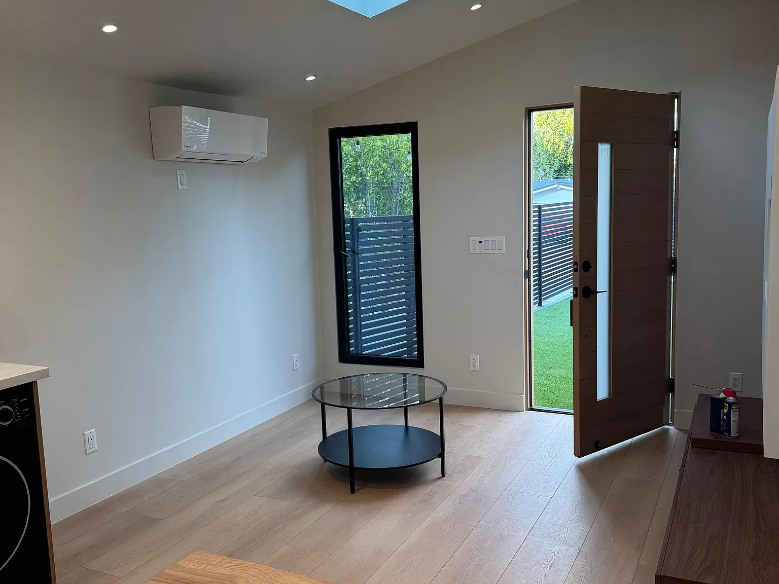 1 bed, 400 sqft, $2,600 — Photo 2