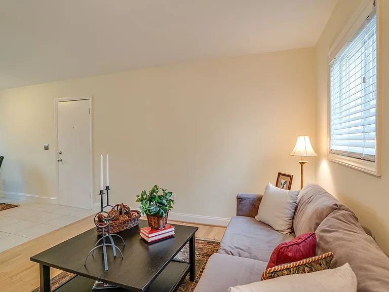 1104 N Greensboro St #4 — Photo 26