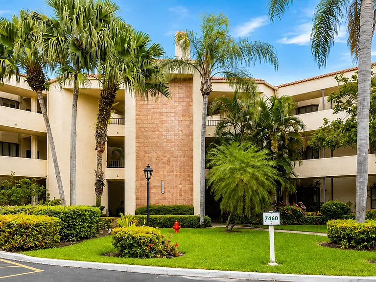 7460 La Paz Blvd #304 — Photo 27