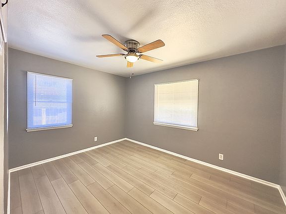 5th image of 3534 N Mountain View Ave