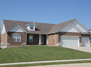 571 Wernings Dr, Columbia, IL 62236