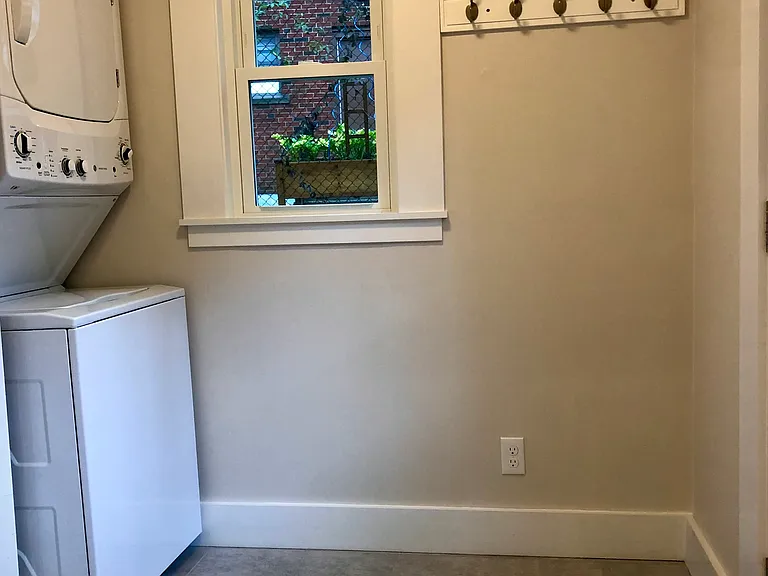 85 Pine St #1 — Photo 3