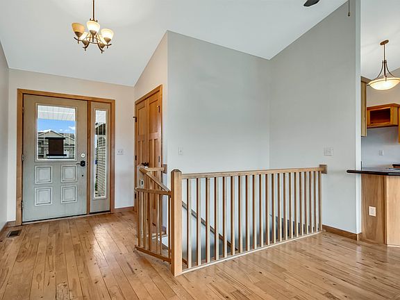 5th image of 811 Jack Pine Ct