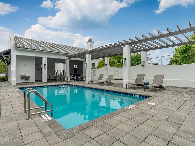918 Saint George Blvd — Photo 33