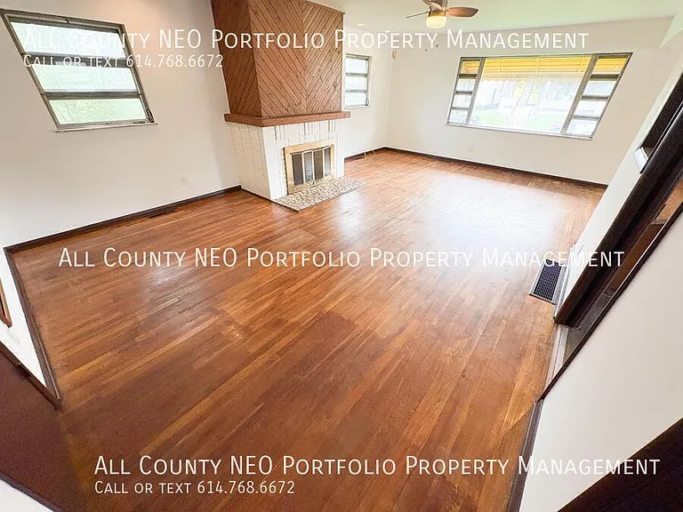400 S Highland Ave — Photo 10