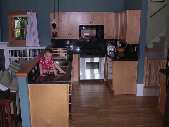 Kitchen w/stainless