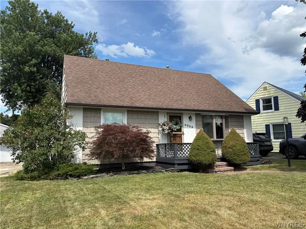 3034 Walbridge Dr, Hamburg, NY 14075