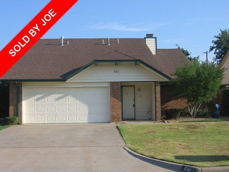 2nd image of 641 NW Waterford Dr