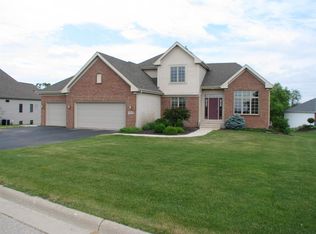 7513 Skyview Trl, Roscoe, IL 61073