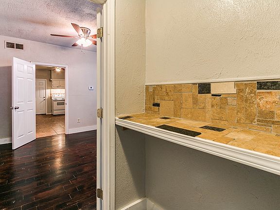 4th image of 1120 NW 10th St #1120B