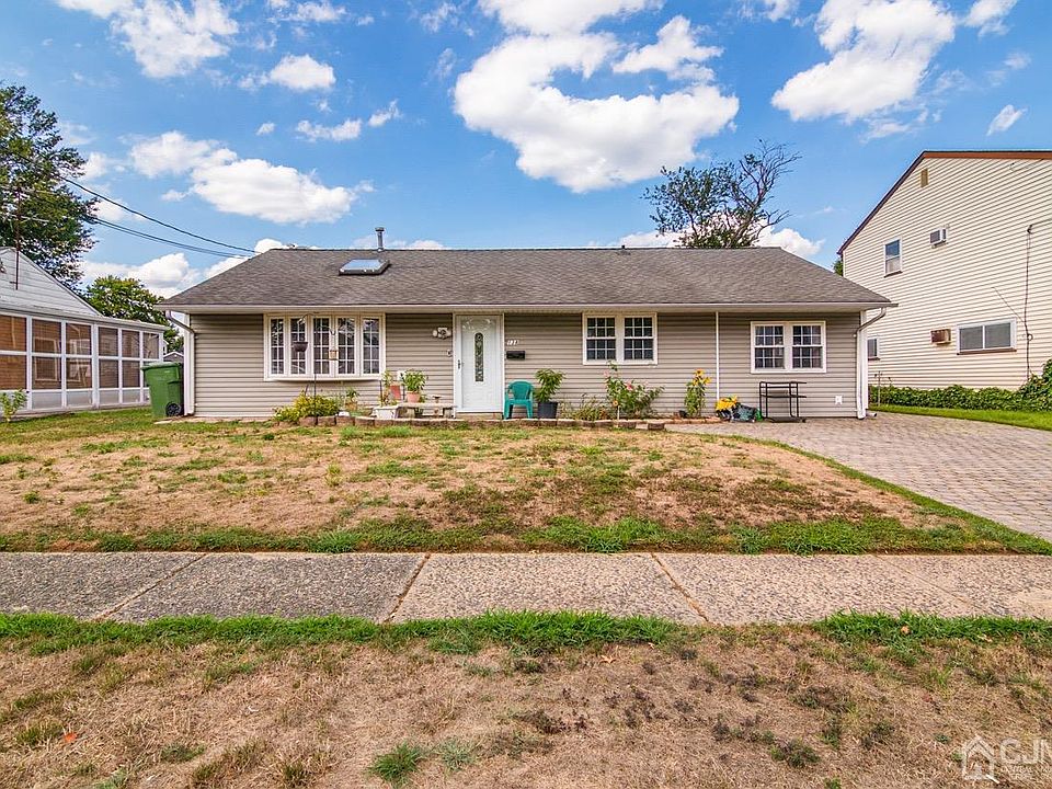 1st image of 138 Winthrop Rd