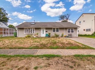 138 Winthrop Rd, Edison, NJ 08817