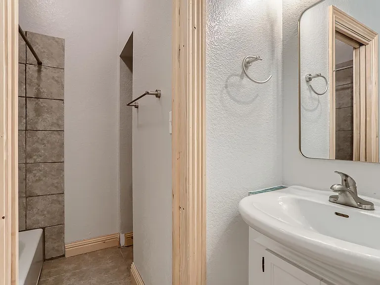 1547 N Emerson St — Photo 18
