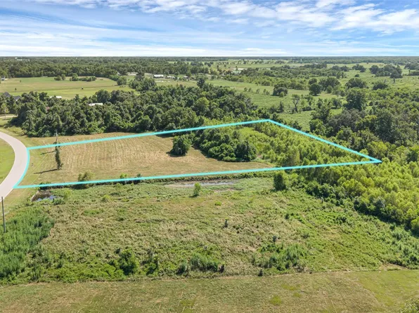 22810 Pittman Dr, Angleton, TX 77515