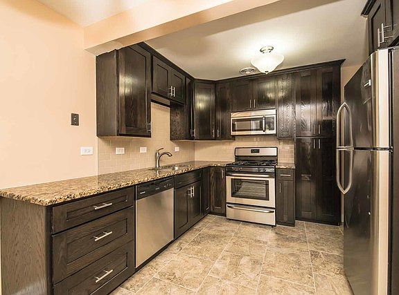 4th image of 2718 W Farragut Ave APT 2W