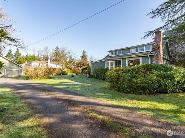 9406 NE 32nd Street, Clyde Hill, WA 98004