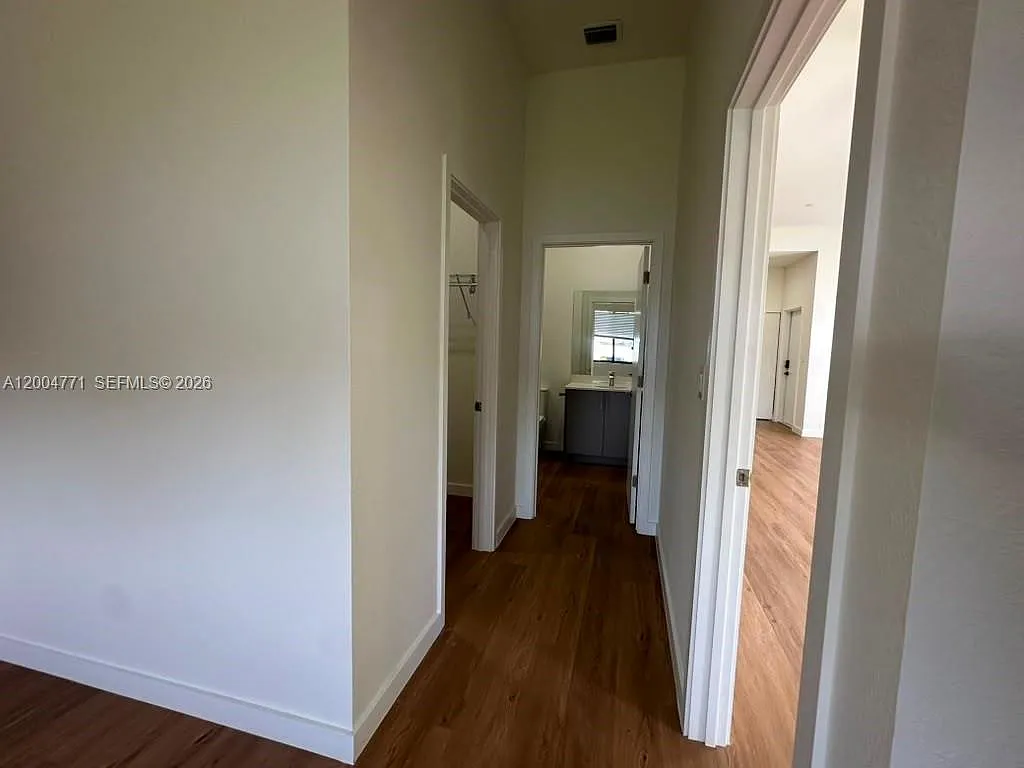 3 bed, 1925 sqft, $3,550 — Photo 4