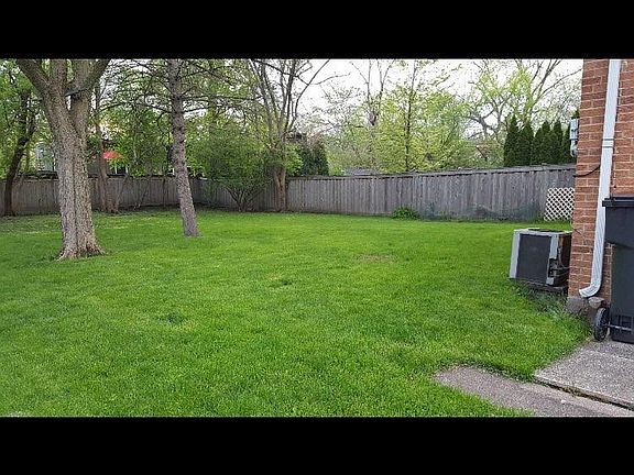 5th image of 711 Locust Rd