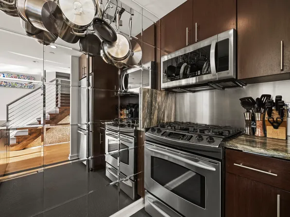 350 West 53rd Street image 12 of 33