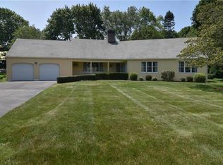 6 North Dr, Middletown, RI 02842
