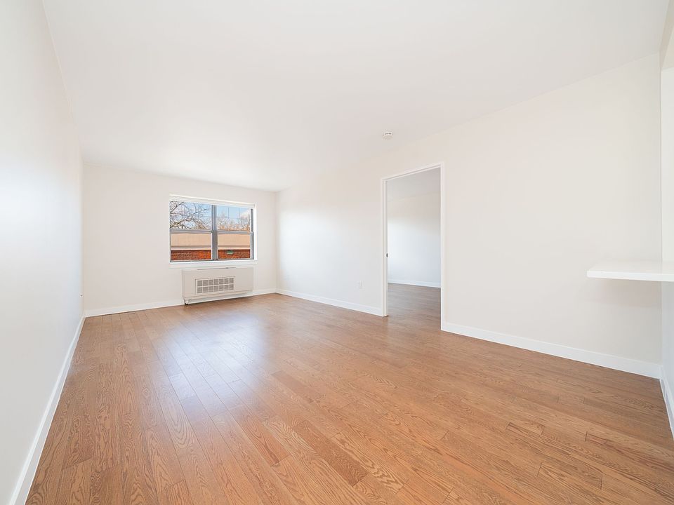 1st image of 7525 153rd St APT 435