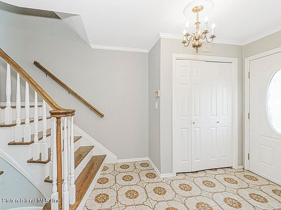 4th image of 265 Ramapo Ave