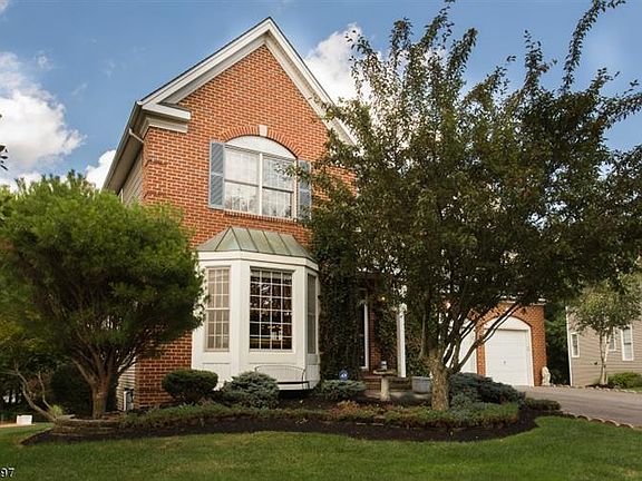 4th image of 29 Stonehouse Dr