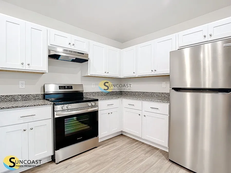 17133 Thompson