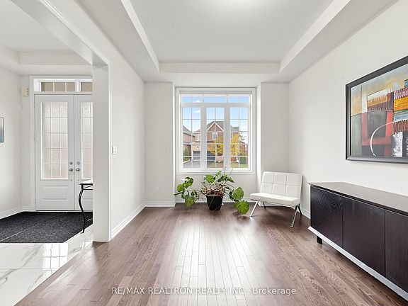 4th image of 1003 Green St