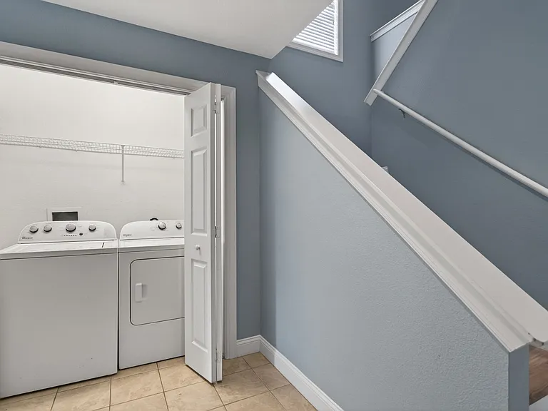 1136 Arlynn Ln — Photo 4