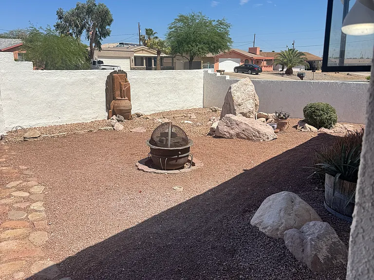 1051 Thunderbolt Ave — Photo 3
