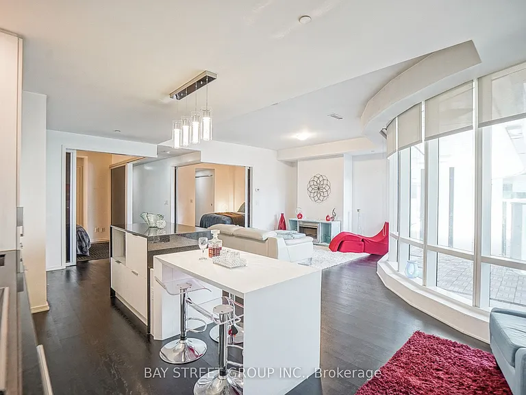1 Bloor St E #505 — Photo 9