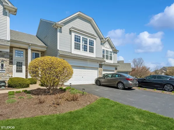 405 Valentine Way #405, Oswego, IL 60543